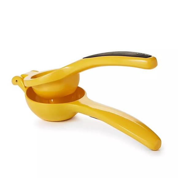NWT Oxo Good Grips Citrus Juicer - Picture 1 of 5
